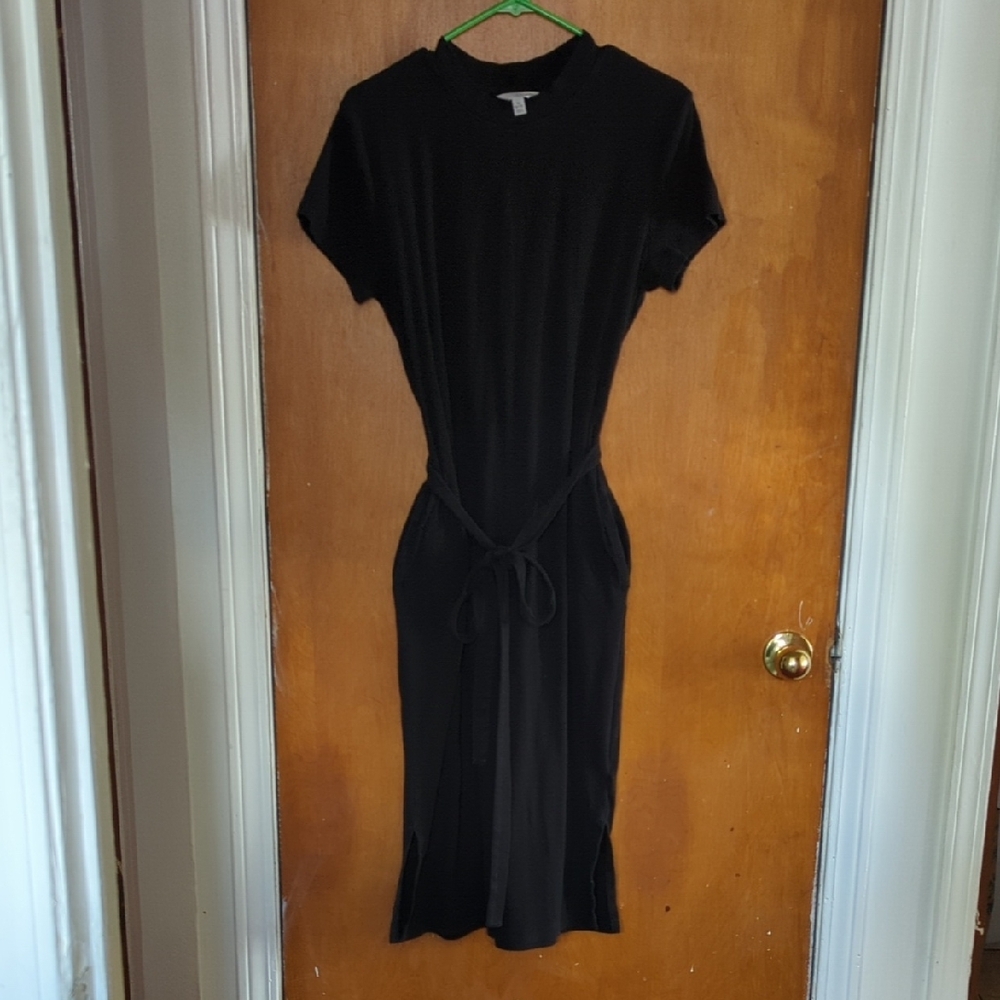 Time and Tru Black Sheath Midi Dress Crew Neck